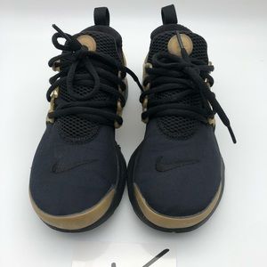 Nike Air Presto Essential Shoes Black/Gold